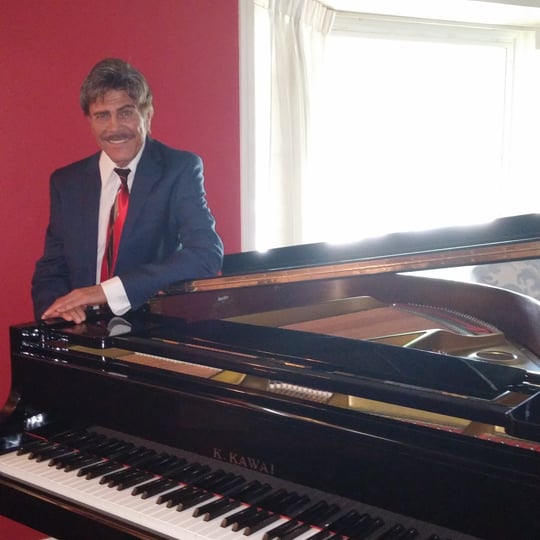 Milwaukee Pianist - Pianist / Holiday Party Entertainment in Milwaukee, WI