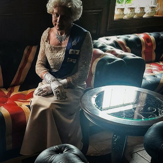 Queen of England. Queen Elizabeth - Impersonator in West Hollywood, CA