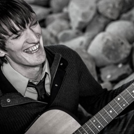 Vinnie Rose - Singing Guitarist in St Paul, MN