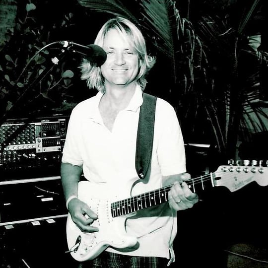 Russell Frazier - Singing Guitarist in Hollywood, FL