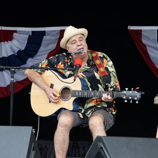 Siggie The Vintage Man - Singing Guitarist in Bothell, WA
