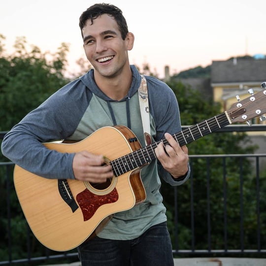 Johnny Walylko - Singing Guitarist in Chicago, IL