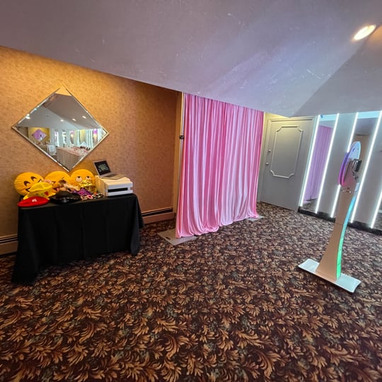 Snap a Selfie Photo Booths - Photo Booths / Family Entertainment in Bethpage, NY
