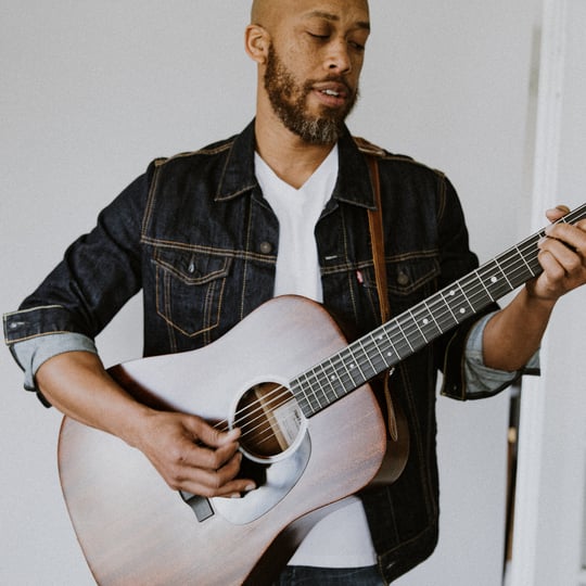 Tommy Busby - Singing Guitarist in Dallas, TX