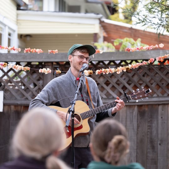 Trailand Eltzroth - Singing Guitarist / Acoustic Band in Jackson, MS