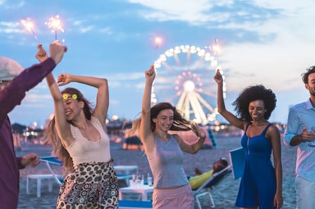 21 Ideas for Awesome Beach Party Entertainment