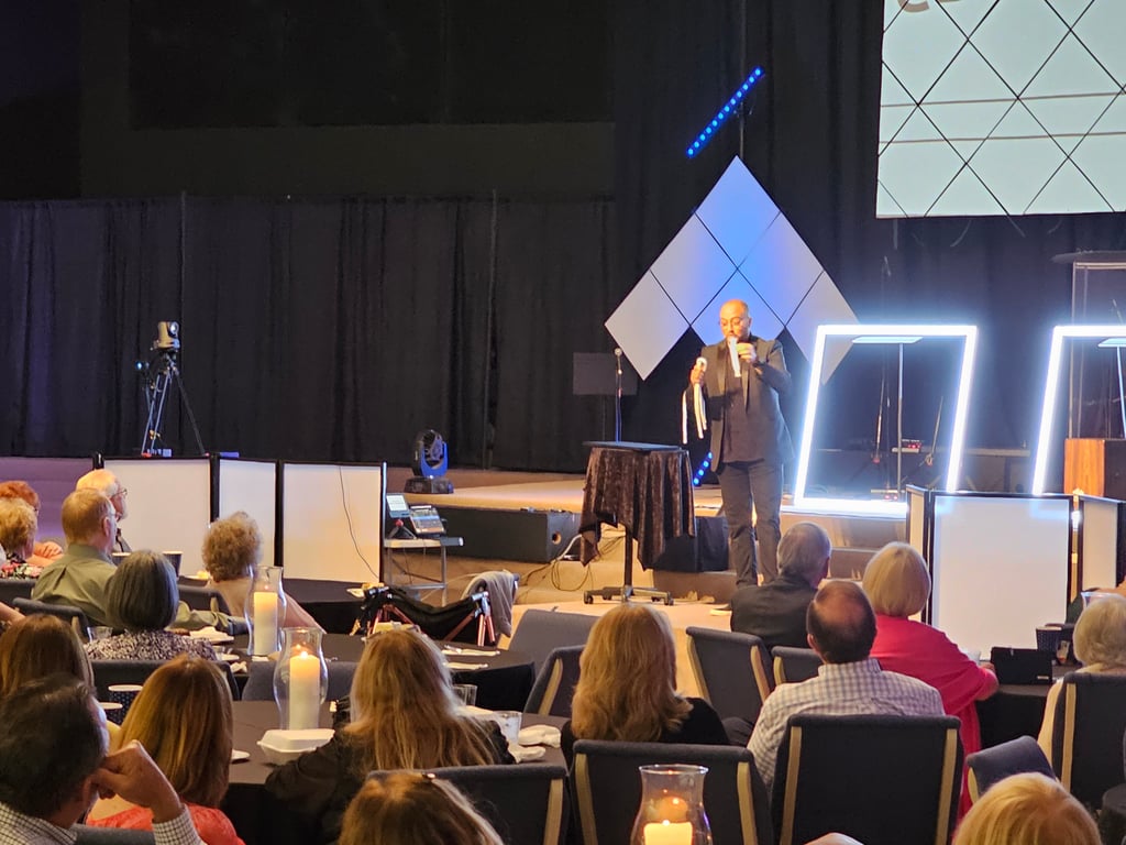 Photo 2 from Apr 13, 2023 event with Drew Thomas Magic