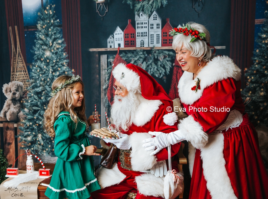 Photo 7 from Nov 7, 2021 event with Santa Pete and Marie Claus