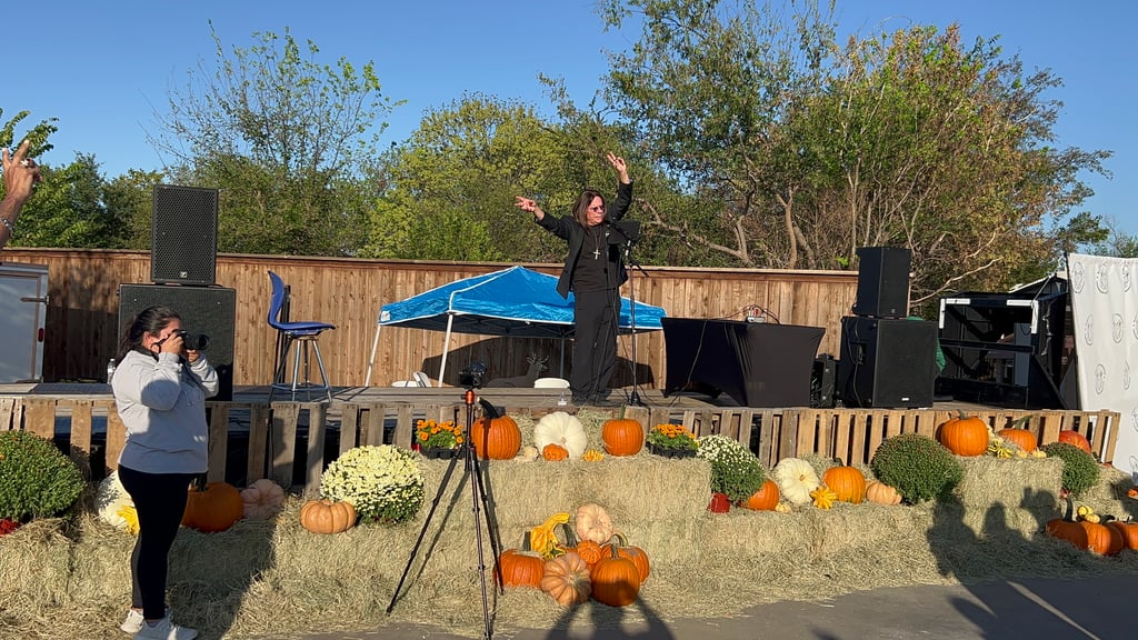 Photo 2 from Oct 7, 2023 event with Ozzwalt