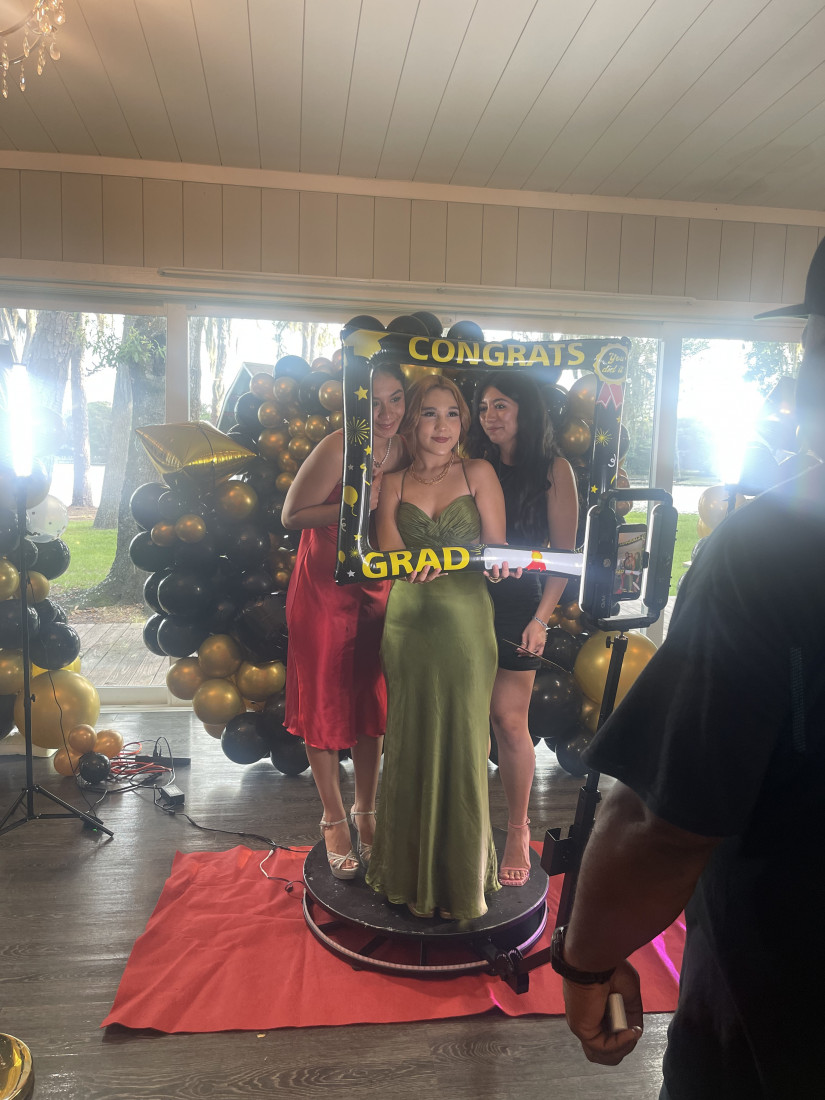 Hire 360 Photobooth Entertainment Photo Booths in Gainesville, Florida