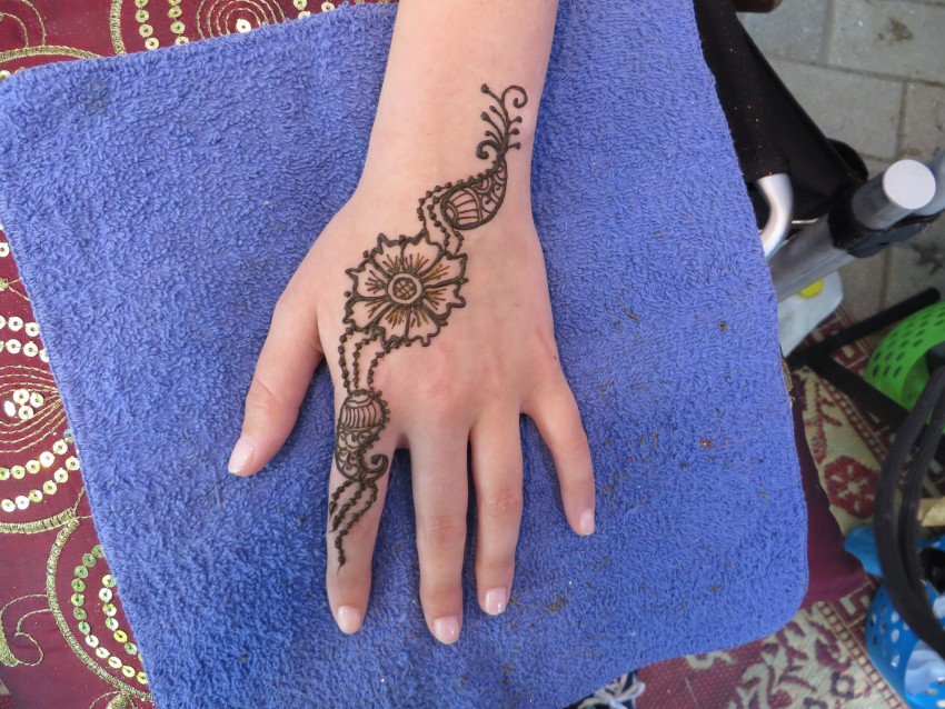 Hire Glitter Ruby's Henna and Face Paint (A la Henna