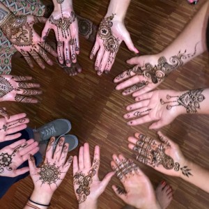 Glitter Ruby's Henna & Glitter Tattoos - Henna Tattoo Artist / Temporary Tattoo Artist in Portland, Oregon