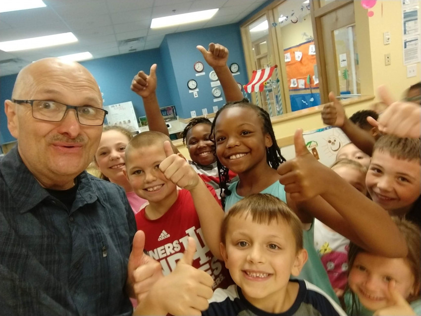 Hire Absolutely Jim....Motivational Magician Comedy Magician in Elk