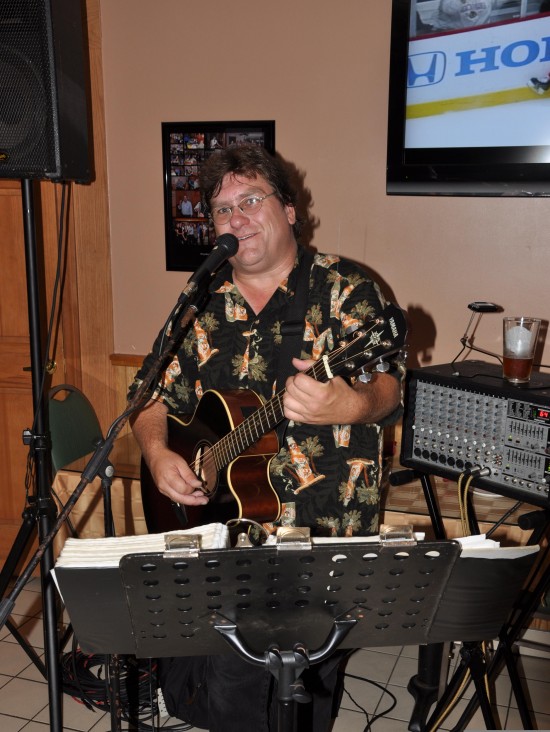 Gallery photo 1 of Acoustic Dave, Baby Boomer Music Productions