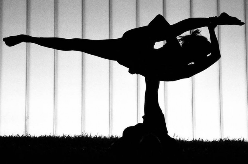 Gallery photo 1 of Acrobatic Yoga Performance