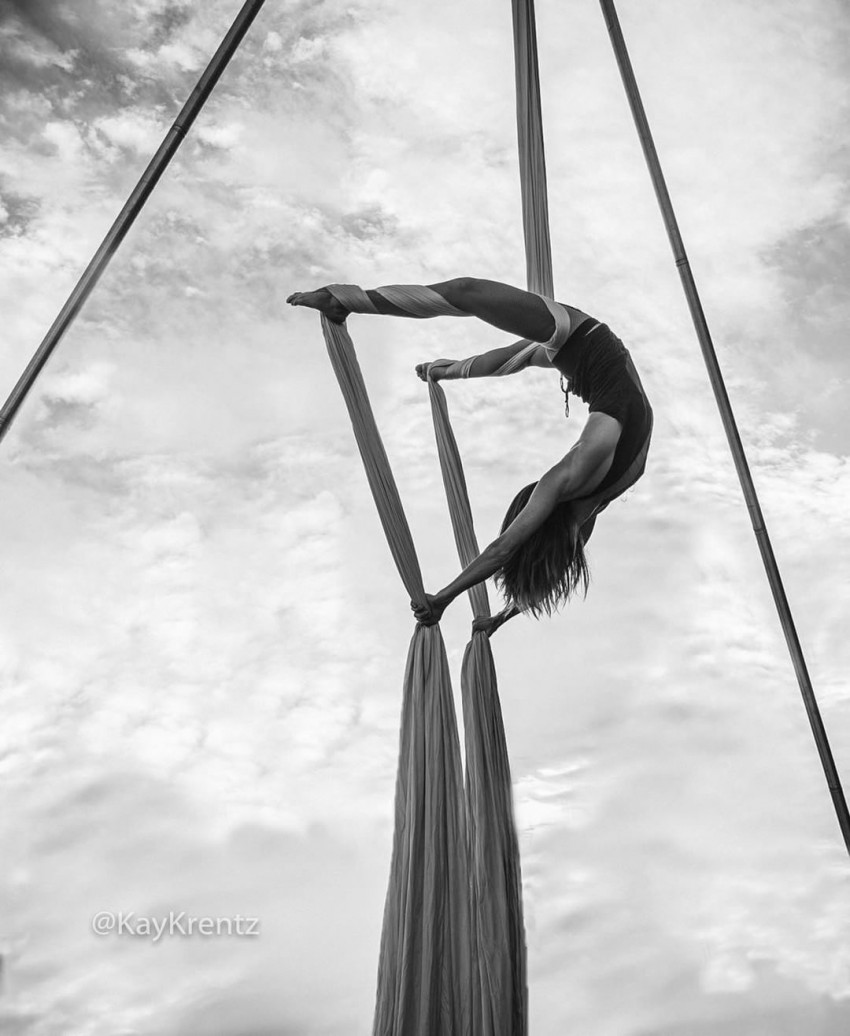 Hire Aerial Acrobatics Aerialist in Los Angeles, California