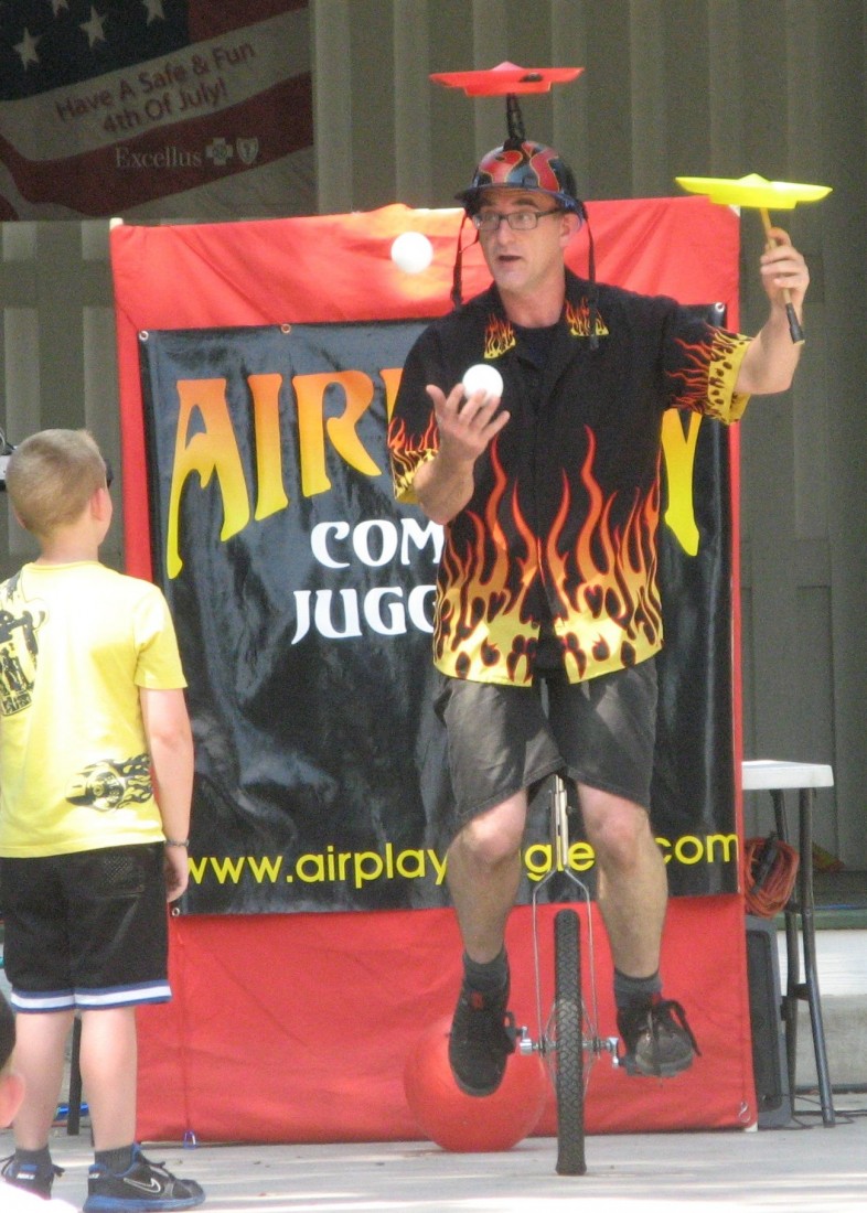 Gallery photo 1 of Airplay Juggling