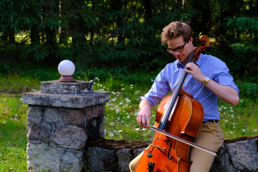 Gallery photo 1 of Alex Chambers-Ozasky, Cellist & Teacher