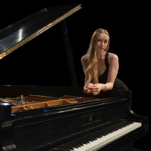 Alexandra Burch Piano - Classical Pianist in Los Angeles, California