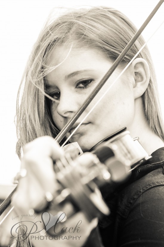 Gallery photo 1 of Alexandra Novkov - Violinist