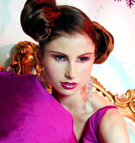 Gallery photo 1 of Alluring Faces Makeup & Hair