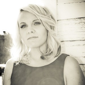 Alyssa McQuaid - Country Singer / Country Band in Lethbridge, Alberta