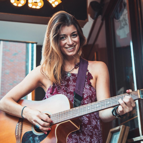 Hire Amanda Adams - Singing Guitarist in Brooklyn, New York