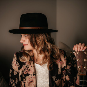 Amanda Grace - Singing Guitarist / Singer/Songwriter in Winona, Minnesota
