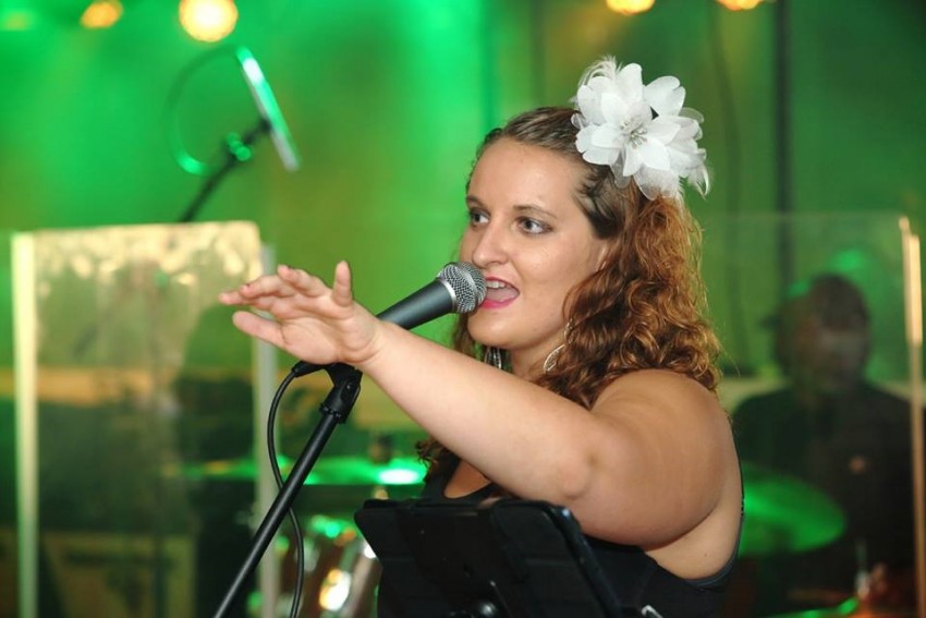 Gallery photo 1 of Amanda Lynn Wedding And Event Singer