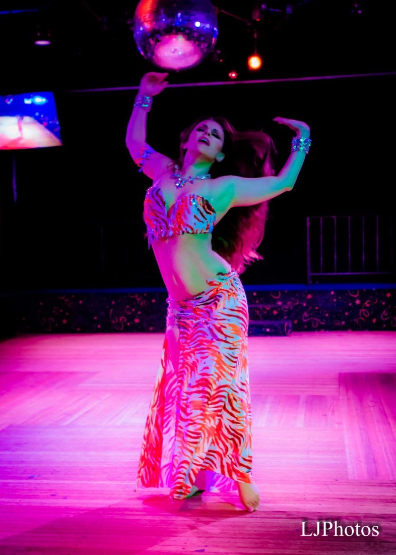 Gallery photo 1 of Amber Belly Dance