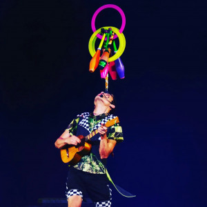 Americo circus show - Juggler in Los Angeles, California