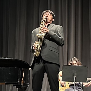 Andres Saxophone - Saxophone Player in Loxahatchee, Florida