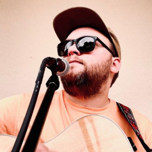 Andy Hanson - Singing Guitarist / Acoustic Band in Eau Claire, Wisconsin