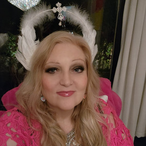 She-She Party Psychic - Tarot Reader / Halloween Party Entertainment in Los Angeles, California