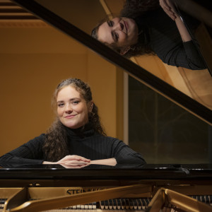 Angelique Scully - Classical Pianist in Traverse City, Michigan