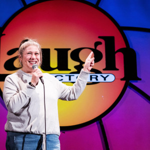 Angie McMahon - Stand-Up Comedian in Chicago, Illinois