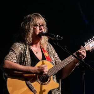 Ann Meadows Americana Singer/Songwriter - Singing Guitarist in Roanoke Rapids, North Carolina