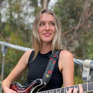Anna Ballew - Singing Guitarist in San Diego, California