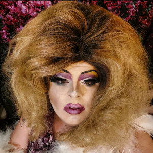 Annie Manildoo - Drag Queen in West Islip, New York