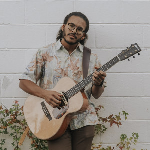 Aren Bruce - Singing Guitarist / Folk Singer in Fairfax, Virginia