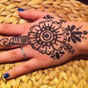 Artistic Henna Designs by Lynn