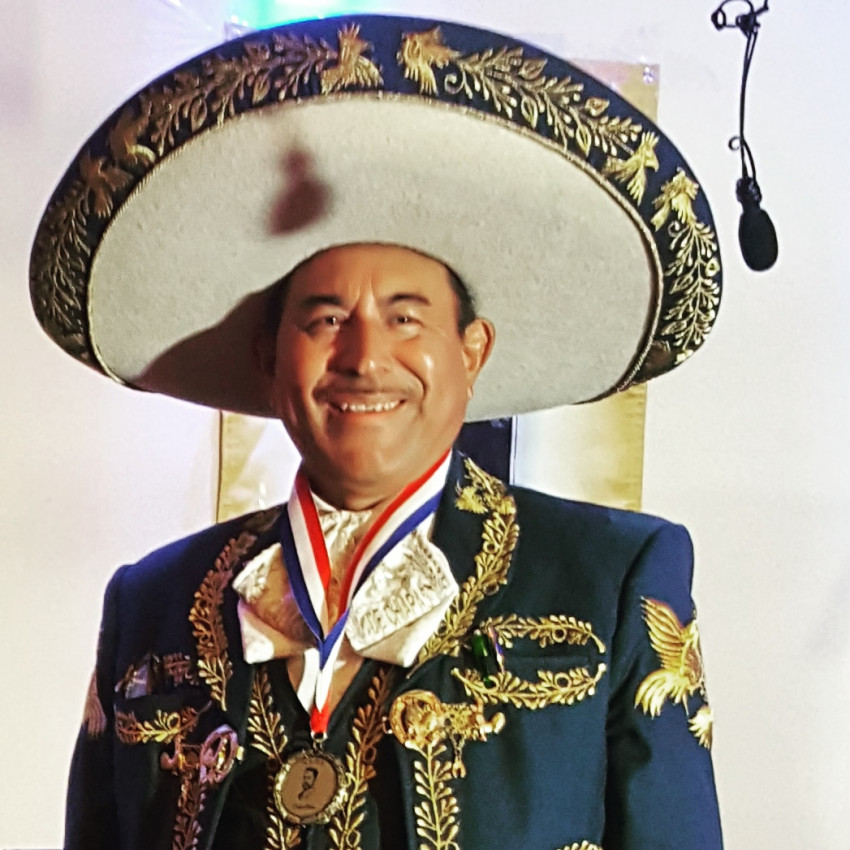 Hire Aurelio Reyes "El Gallo de Chiapas" y su Mariachi Mariachi Band