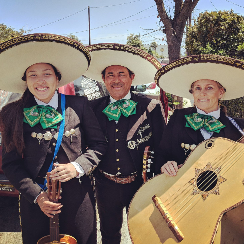 Hire Aurelio Reyes "El Gallo de Chiapas" y su Mariachi Mariachi Band