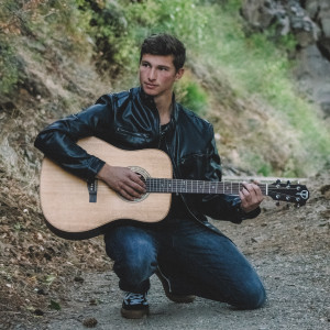 Averett Signature Studios - Singing Guitarist in Rexburg, Idaho