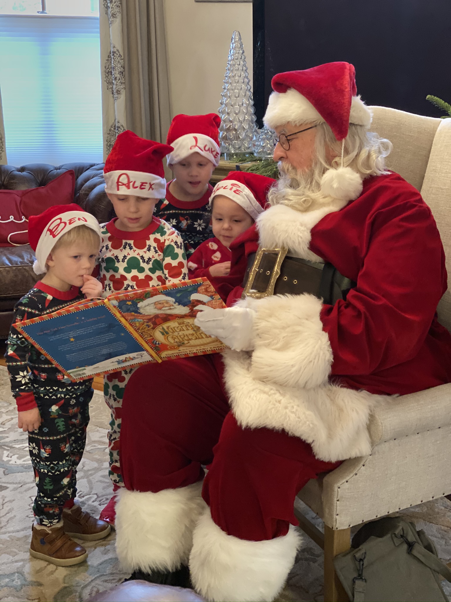 Hire Santa Gordon - Santa Claus in Milwaukee, Wisconsin