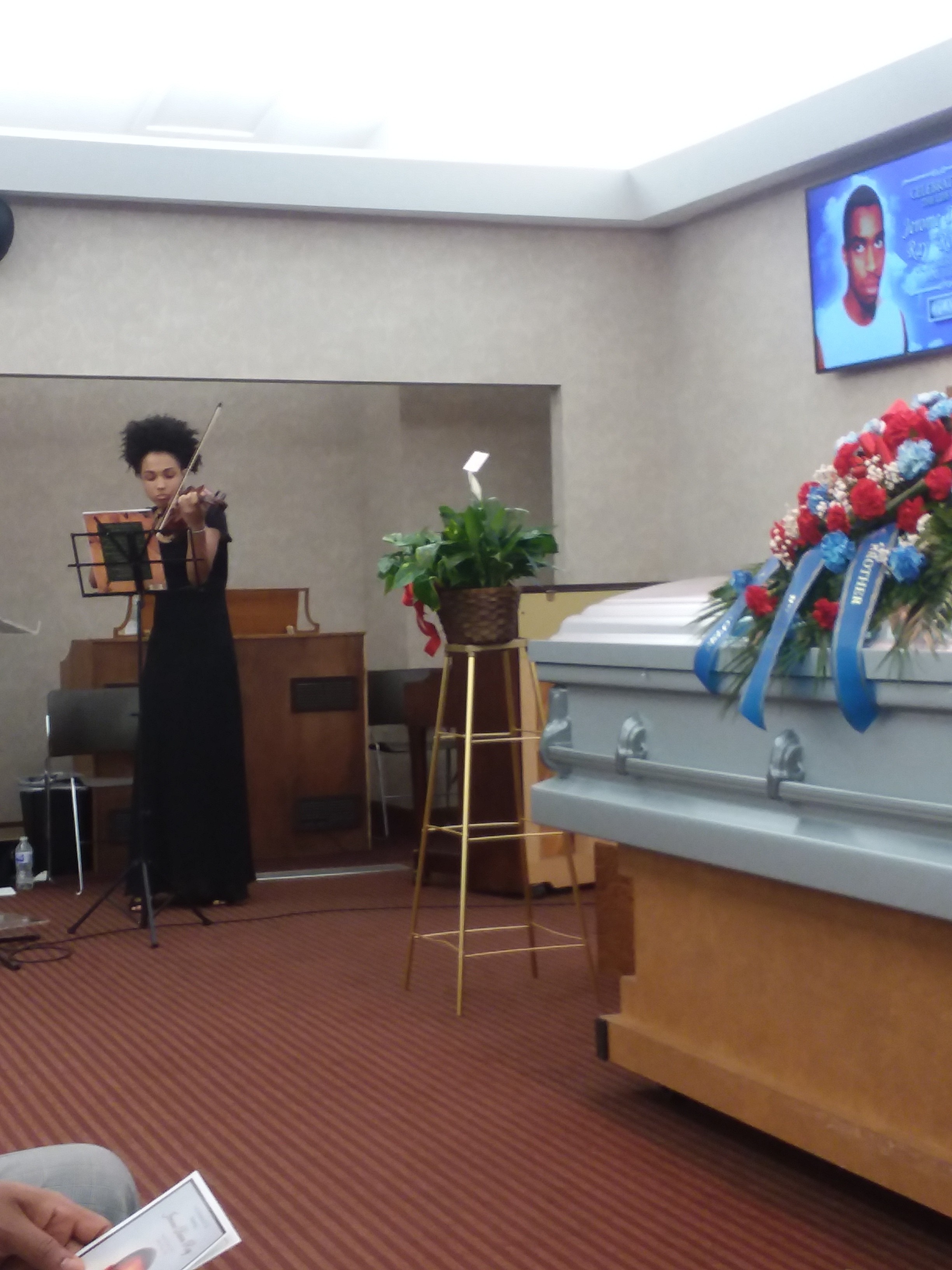 Hire Madison the Musician Violinist in Columbus, Ohio