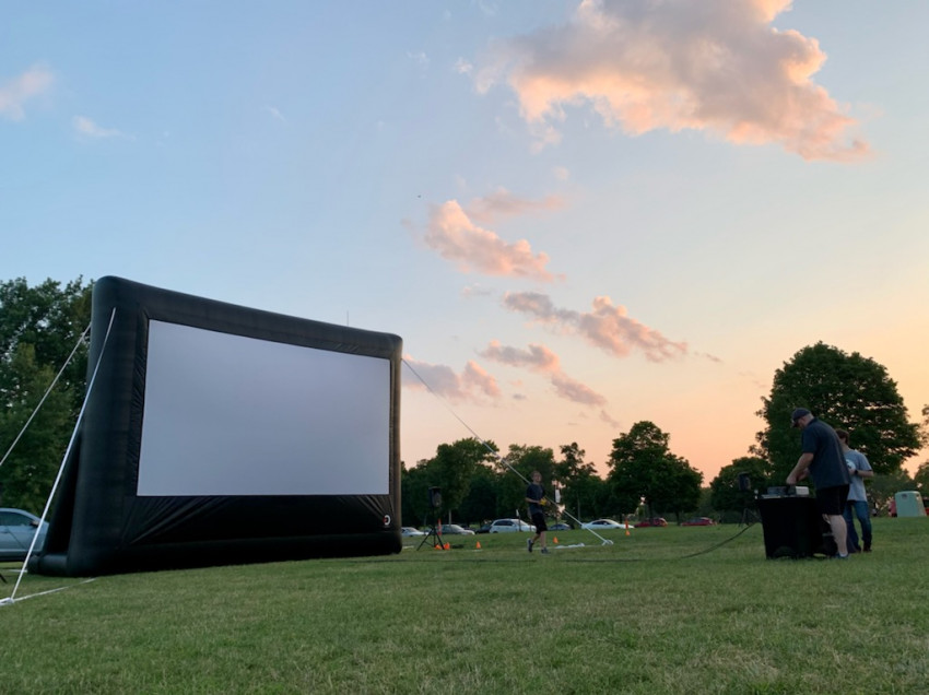 Hire Backyard Box Office KC - Outdoor Movie Screens in Overland Park ...