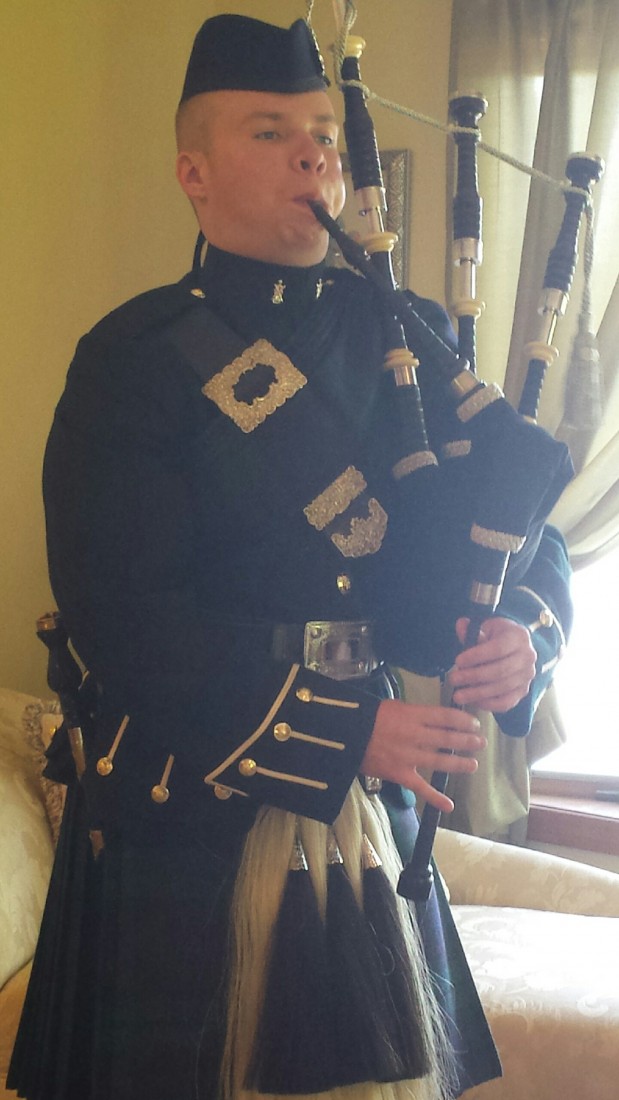 Gallery photo 1 of Wilbraham Bagpiper