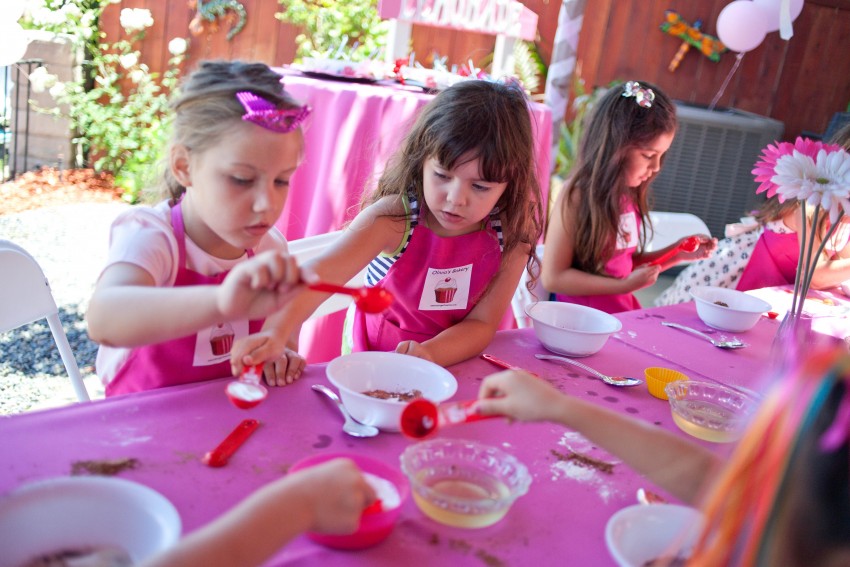 Hire Baking with Melissa Children’s Party Entertainment in Los