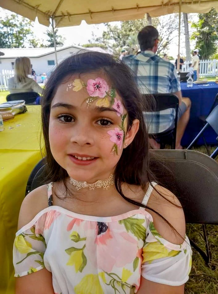 Hire Balloon Art and Face Painting by Irina Balloon Twister in Miami, Florida